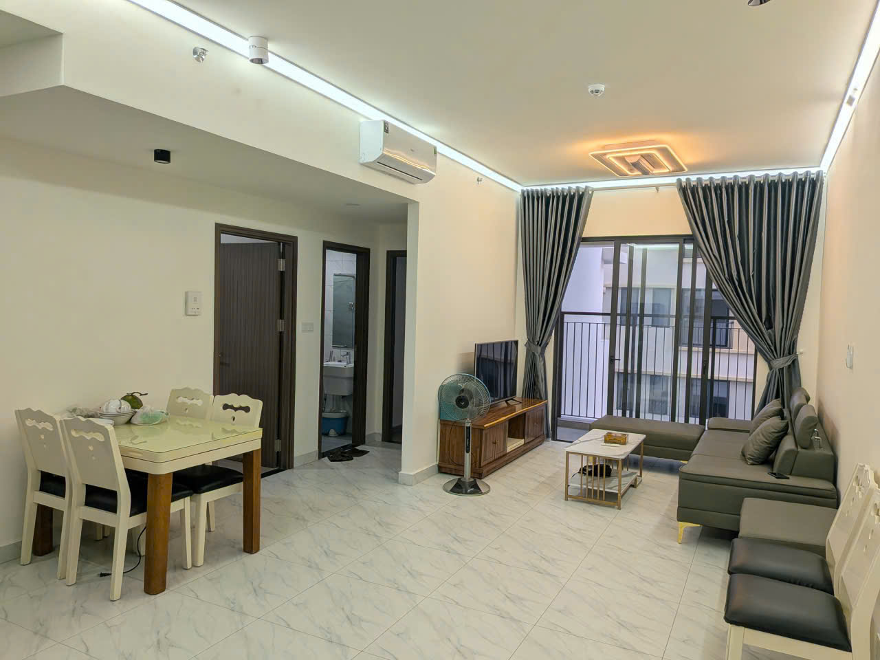 CHO THUÊ CĂN 2PN 83 GĐ 3  THÁP D2 | FULL NT TÂNG THẤP – ĐÔNG NAM