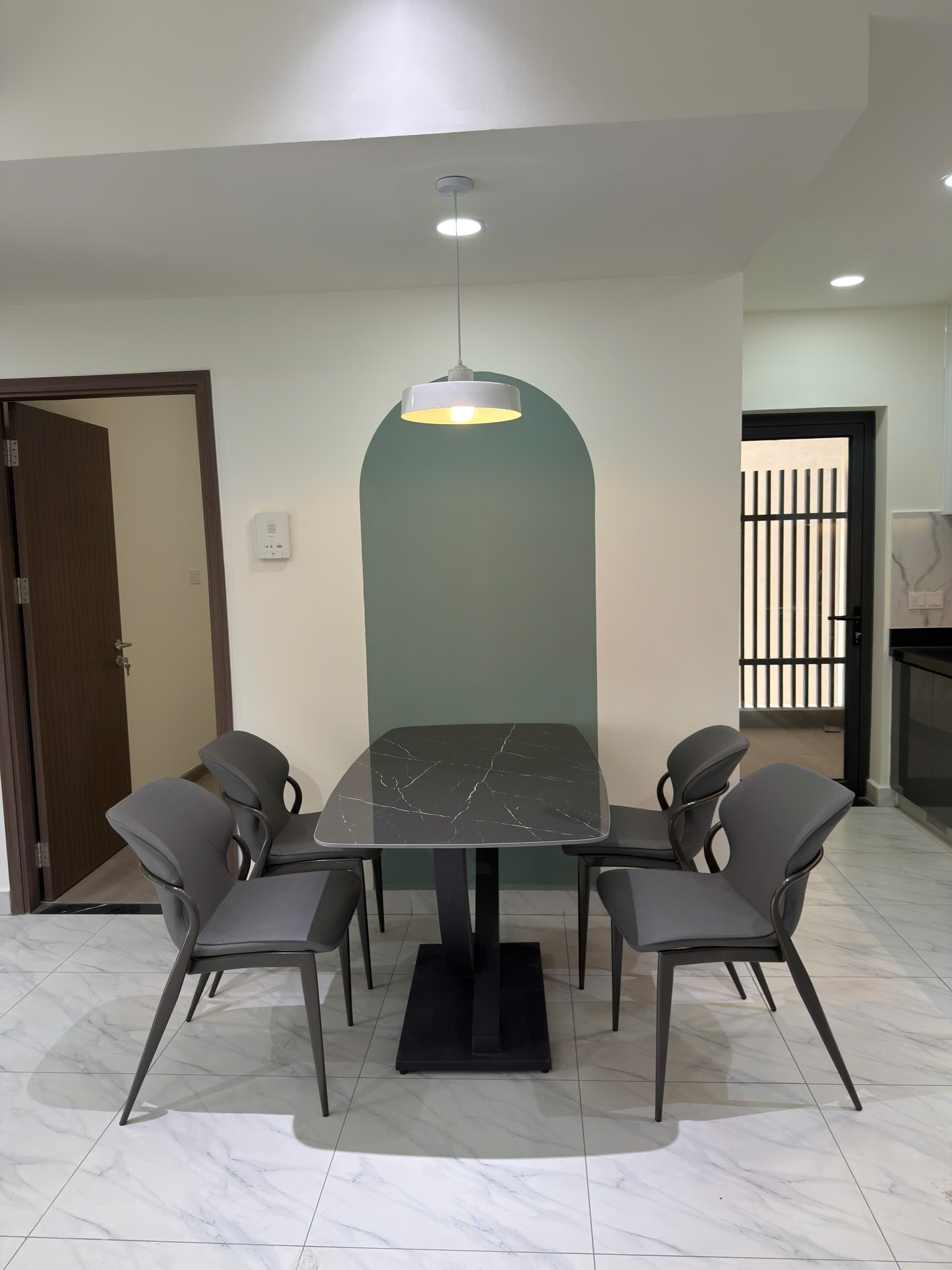CHO THUÊ CĂN 2PN THÁP D2 TẦNG THẤP – VIEW ĐẸP THOÁNG MÁT